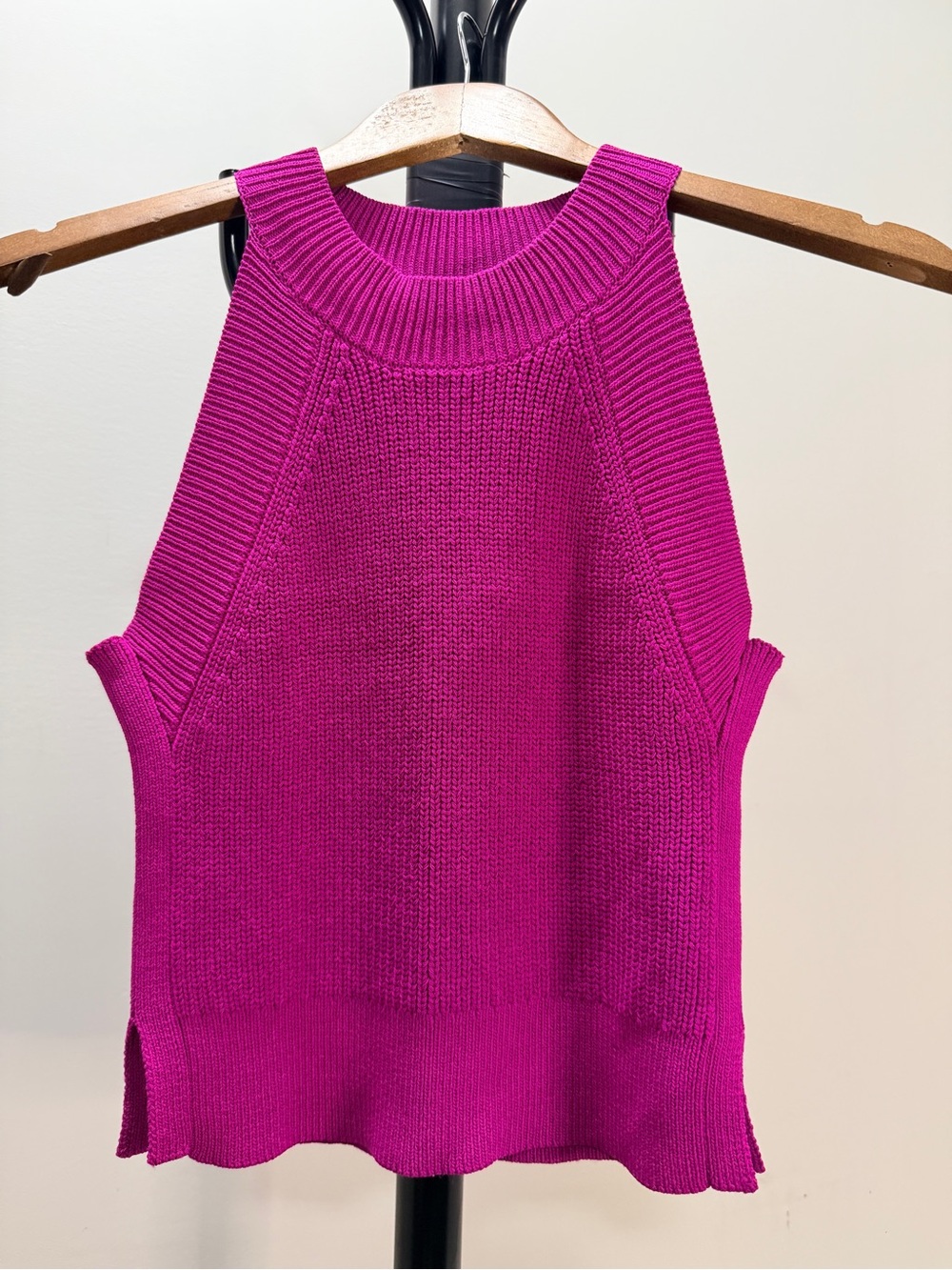 ARITZIA Wilfred Bright Magenta Ribbed Knit Crewneck Tank